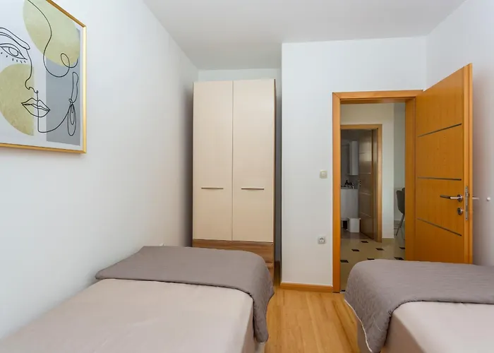 5295b Apartment Njivice